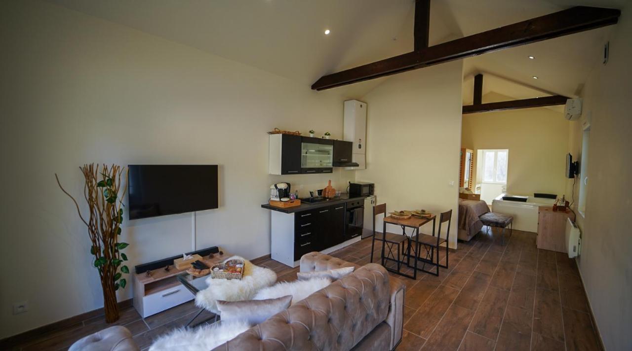 Appartement Detente Au Bord De Foret Avec Balneo Et Sauna Prive *